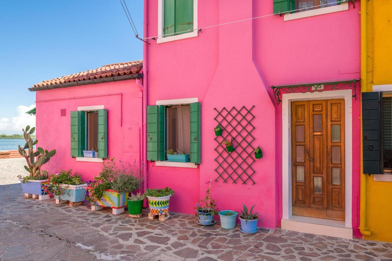 Night Galleria Holiday Home - Bed & Art In Burano - The Pink House Экстерьер фото
