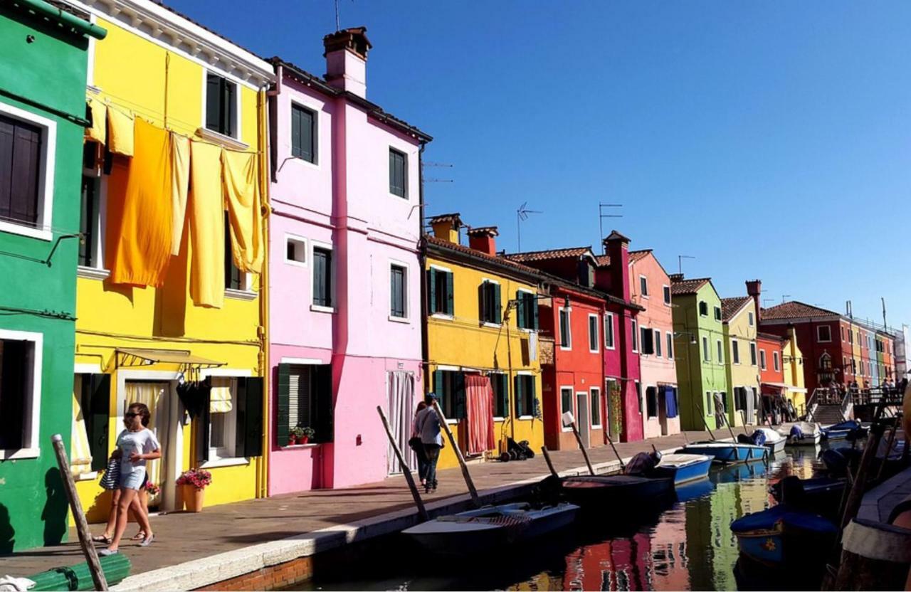 Night Galleria Holiday Home - Bed & Art In Burano - The Pink House Экстерьер фото